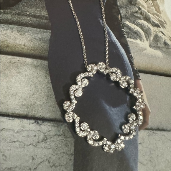 Jewelry - Silver tone stone necklace